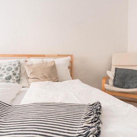 Gemutliche 45M² Wohnung Mit Netflix & Disney+ Erfurt Bagian luar foto