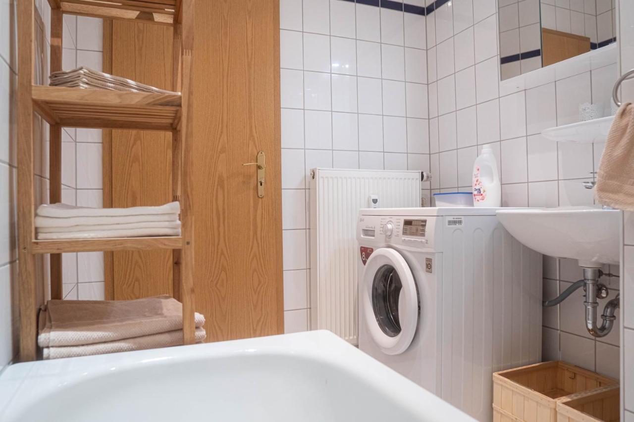 Gemutliche 45M² Wohnung Mit Netflix & Disney+ Erfurt Bagian luar foto