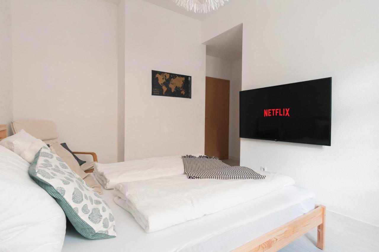 Gemutliche 45M² Wohnung Mit Netflix & Disney+ Erfurt Bagian luar foto
