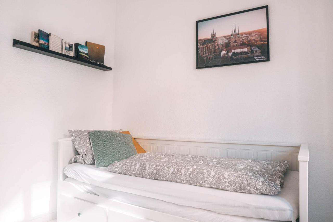 Gemutliche 45M² Wohnung Mit Netflix & Disney+ Erfurt Bagian luar foto
