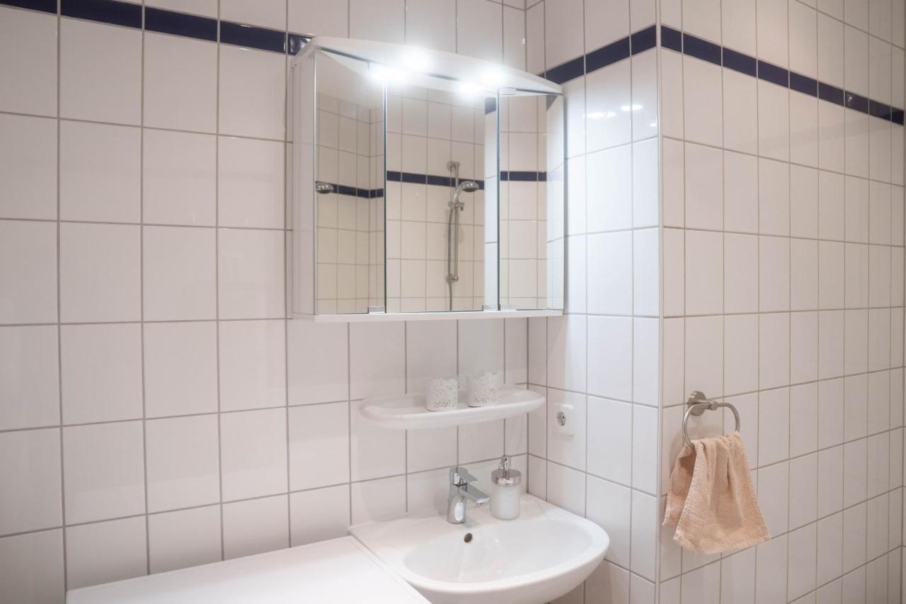 Gemutliche 45M² Wohnung Mit Netflix & Disney+ Erfurt Bagian luar foto