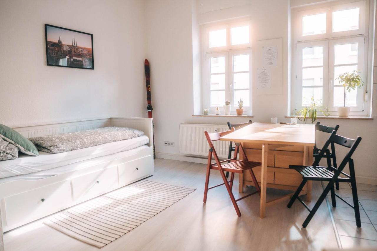 Gemutliche 45M² Wohnung Mit Netflix & Disney+ Erfurt Bagian luar foto